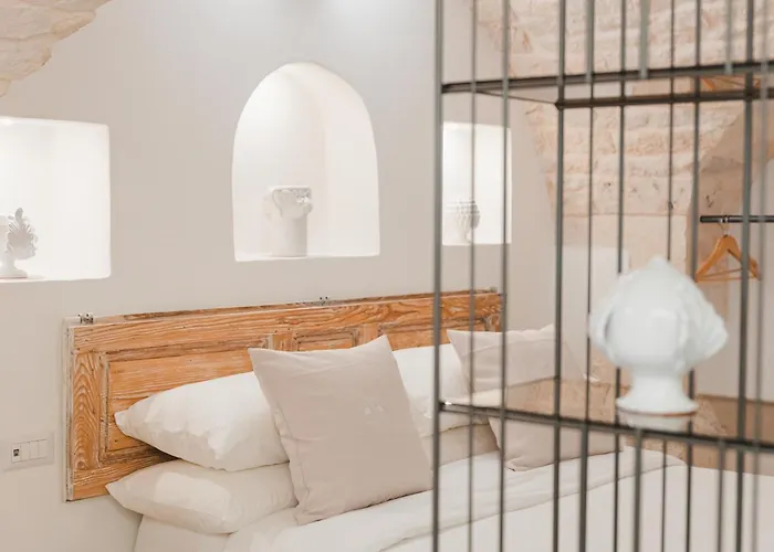 Dimore Bianche, L'immacolata *