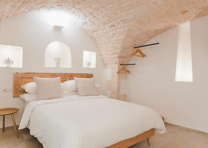 Dimore Bianche, L'immacolata *