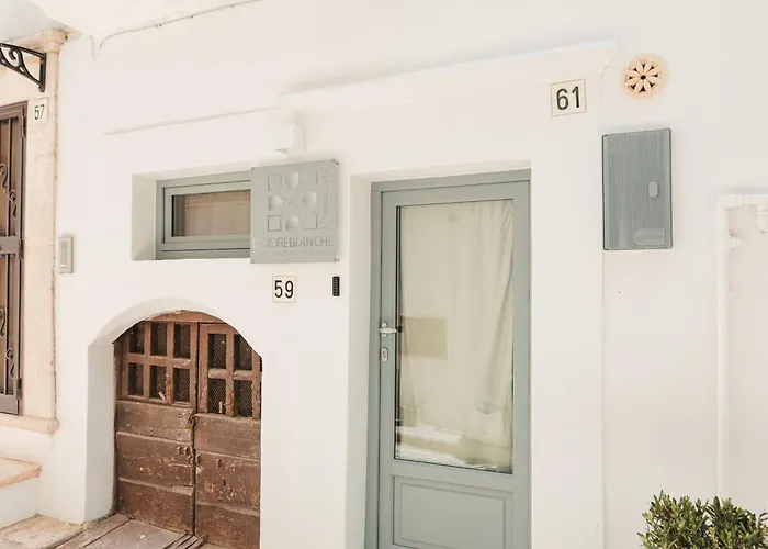 Dimore Bianche, L'immacolata