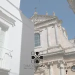 Dimore Bianche, L'immacolata Daire *