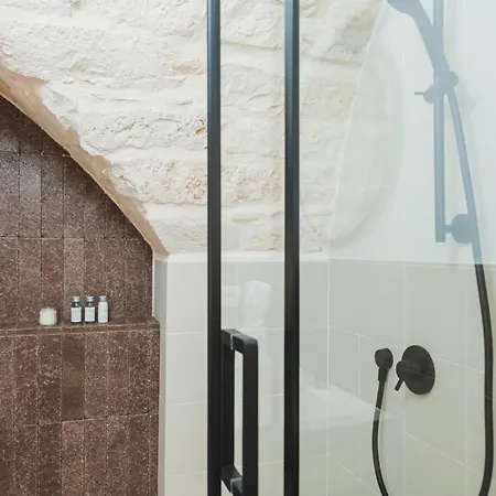 Dimore Bianche, L'immacolata *